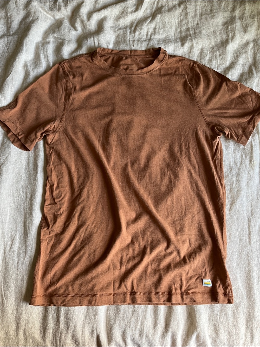 Vuori Short Sleeve Crew in Rust